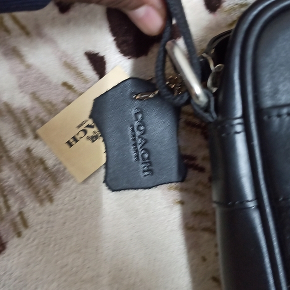 Coach sold - Picture 3 of 7